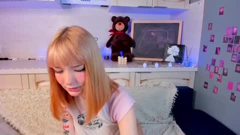 Snapshot of lina_blueeyed chatting on 01/31/25, 06:35 Lina blueeyed GMT3 1100-1700 Mon Wed Thu Sat Sun online show from 01/31/25, 06:35