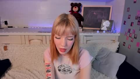 Snapshot of lina_blueeyed chatting on 02/04/25, 02:21 Lina blueeyed GMT3 1100-1700 Mon Wed Thu Sat Sun online show from 02/04/25, 02:21