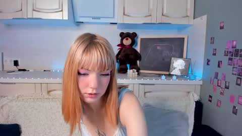 Snapshot of lina_blueeyed chatting on 02/05/25, 08:11 Lina blueeyed GMT3 1100-1700 Mon Wed Thu Sat Sun online show from 02/05/25, 08:11