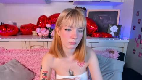 Snapshot of lina_blueeyed chatting on 02/10/25, 11:15 Lina blueeyed GMT3 1100-1700 Mon Wed Thu Sat Sun online show from 02/10/25, 11:15