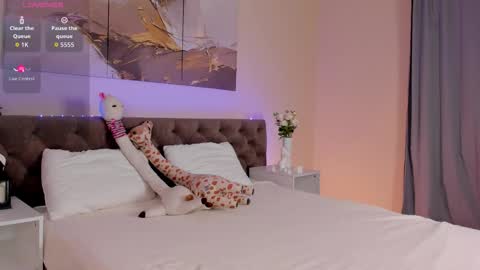 Snapshot of lina_blueeyed chatting on 11/20/25, 09:20 Lina blueeyed GMT3 1100-1700 Mon Wed Thu Sat Sun online show from 11/20/25, 09:20