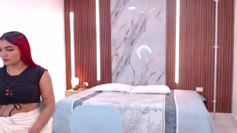 Lina online show from 09/24/25, 12:52