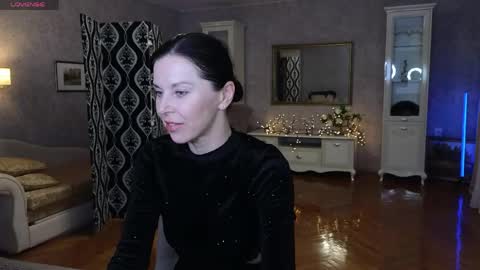 lina_flore online show from 04/28/26, 08:47