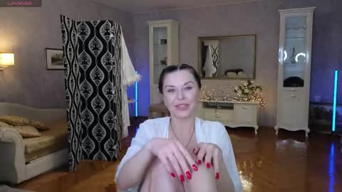 lina_flore online show from 05/08/26, 08:14