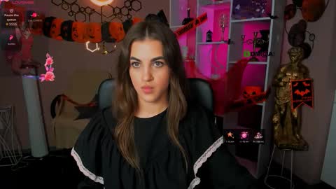 lina_fox12 online show from 10/31/25, 12:06