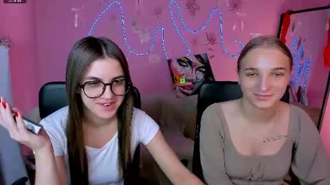 lina_fox12 online show from 06/17/26, 05:43