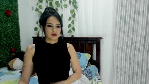 Snapshot of lina_paola chatting on 12/03/24, 09:56 paola online show from 12/03/24, 09:56