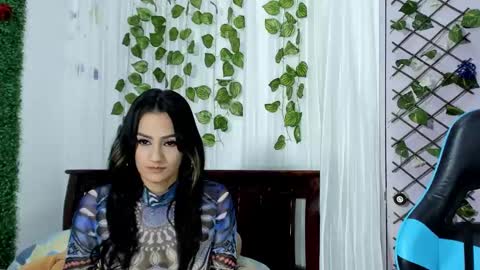 Snapshot of lina_paola chatting on 02/20/25, 01:36 paola online show from 02/20/25, 01:36