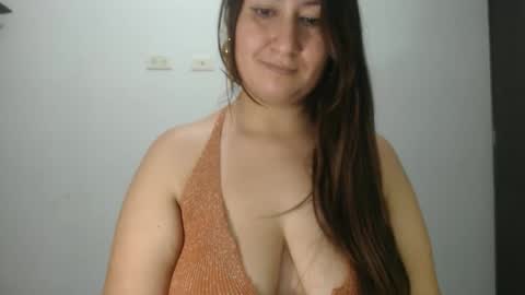 Snapshot of lina_playful chatting on 02/05/26, 01:27 iiisabella online show from 02/05/26, 01:27