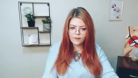 lina_ri online show from 10/18/25, 07:53