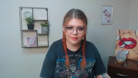 lina_ri online show from 11/10/25, 08:52