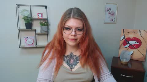 lina_ri online show from 11/11/25, 07:36
