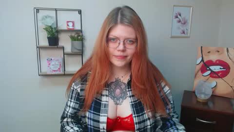 lina_ri online show from 11/19/25, 07:14