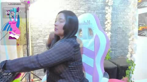 LINA SANCHEZ online show from 04/29/26, 09:10