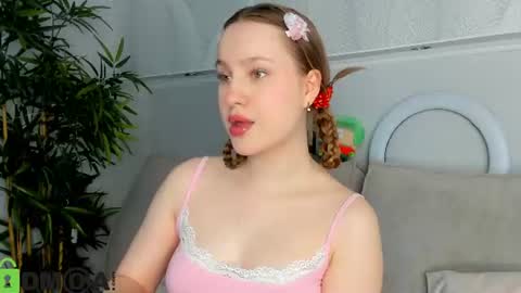 Lina online show from 06/19/26, 01:21