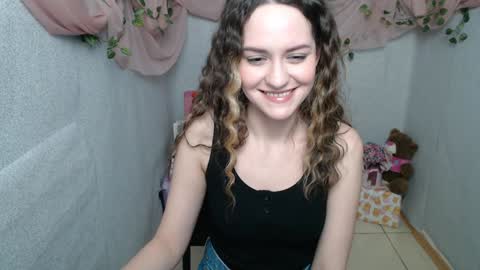 Lina online show from 01/03/25, 06:44