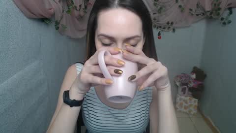 Lina online show from 01/05/25, 06:46