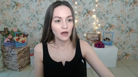 Lina online show from 02/08/25, 07:15