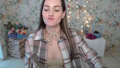 Lina online show from 02/17/25, 09:35