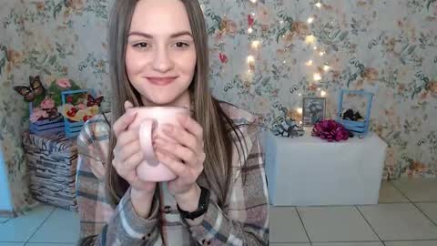 Lina online show from 02/18/25, 06:48