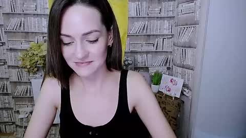 Lina online show from 10/08/25, 06:55