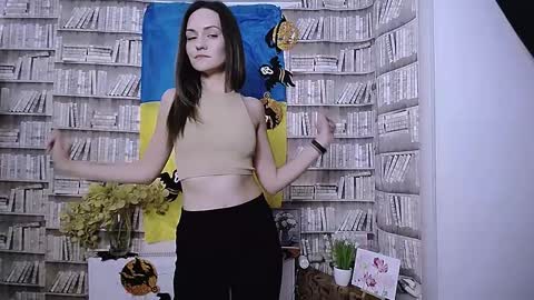 Lina online show from 10/22/25, 06:35