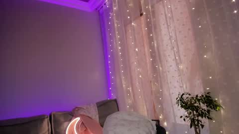 Snapshot of lina_stones chatting on 02/24/25, 07:00 Sophia online show from 02/24/25, 07:00