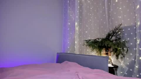 Snapshot of lina_stones chatting on 12/03/25, 10:35 Sophia online show from 12/03/25, 10:35