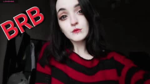 Lina 3  1715622743 online show from 12/11/24, 09:09