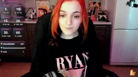 Lina 3  1715622743 online show from 12/12/24, 11:29