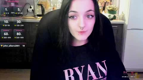 Lina 3  1715622743 online show from 02/12/25, 09:20