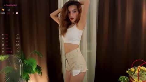 Lina online show from 10/19/25, 05:24