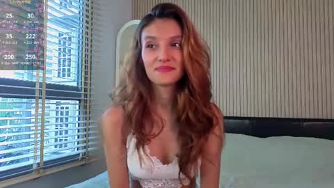 Snapshot of linaage chatting on 06/13/26, 02:09 Lina online show from 06/13/26, 02:09