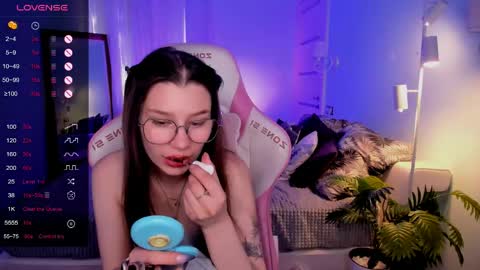 Lina online show from 06/06/26, 02:27