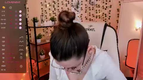Lina online show from 06/19/26, 02:27