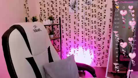 Lina online show from 06/30/26, 03:29