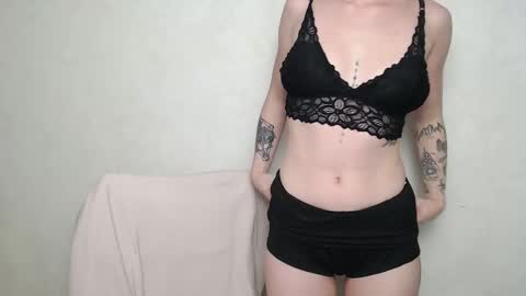 Snapshot of linacute52 chatting on 10/09/25, 03:43 linacute52 online show from 10/09/25, 03:43