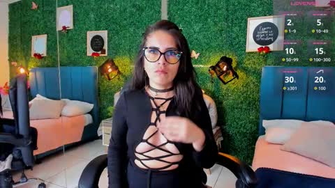 Lina  online show from 10/21/25, 11:33