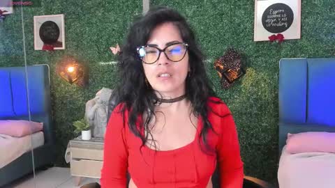 Lina  online show from 11/05/25, 11:43