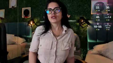 Lina  online show from 11/24/25, 11:54