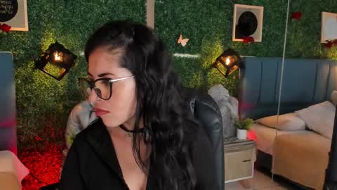 Lina  online show from 12/16/25, 11:59