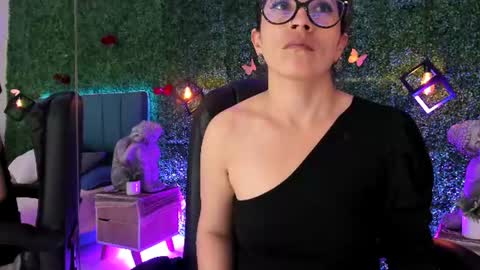 Lina  online show from 06/27/26, 11:37
