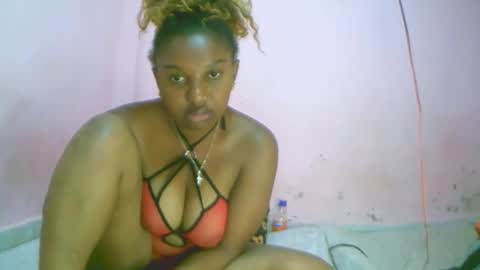 linah1123 online show from 10/14/25, 11:44