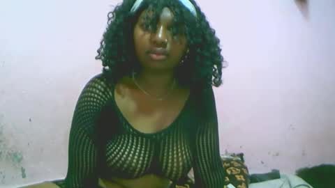 linah1123 online show from 10/29/25, 11:17