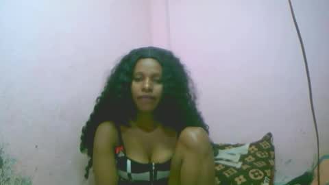 linah1123 online show from 12/02/25, 10:42