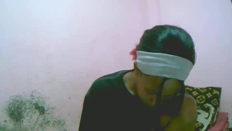 linah1123 online show from 12/21/25, 12:34