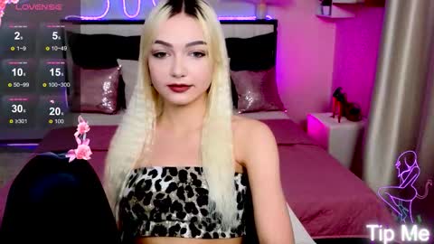 I am Lina online show from 09/13/25, 03:23