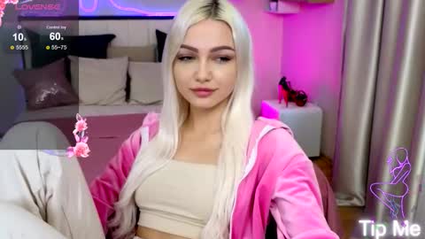 I am Lina online show from 10/15/25, 07:41