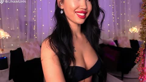 Snapshot of linamuhn_ chatting on 01/01/25, 05:43 Lina online show from 01/01/25, 05:43