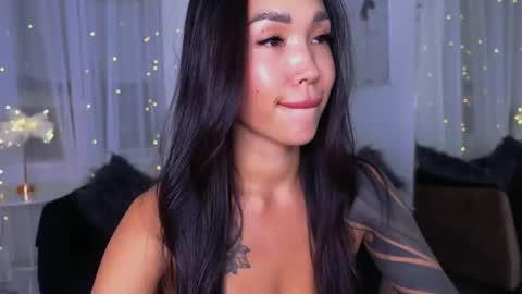 Snapshot of linamuhn_ chatting on 03/03/25, 11:55 Lina online show from 03/03/25, 11:55